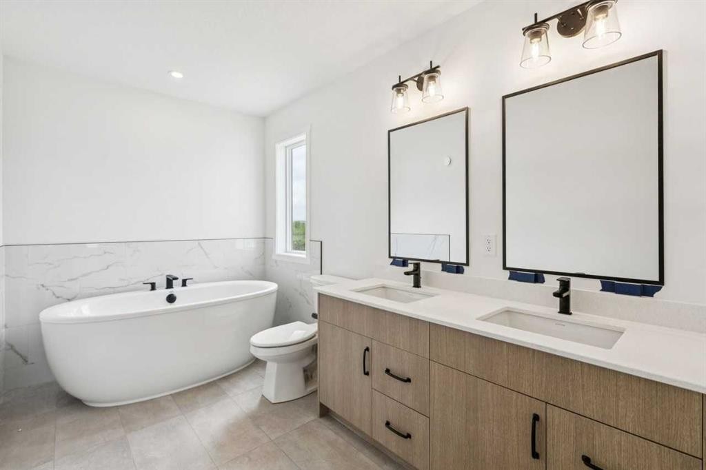 156 Southborough Common, Cochrane, AB - Indoor Photo Showing Bathroom