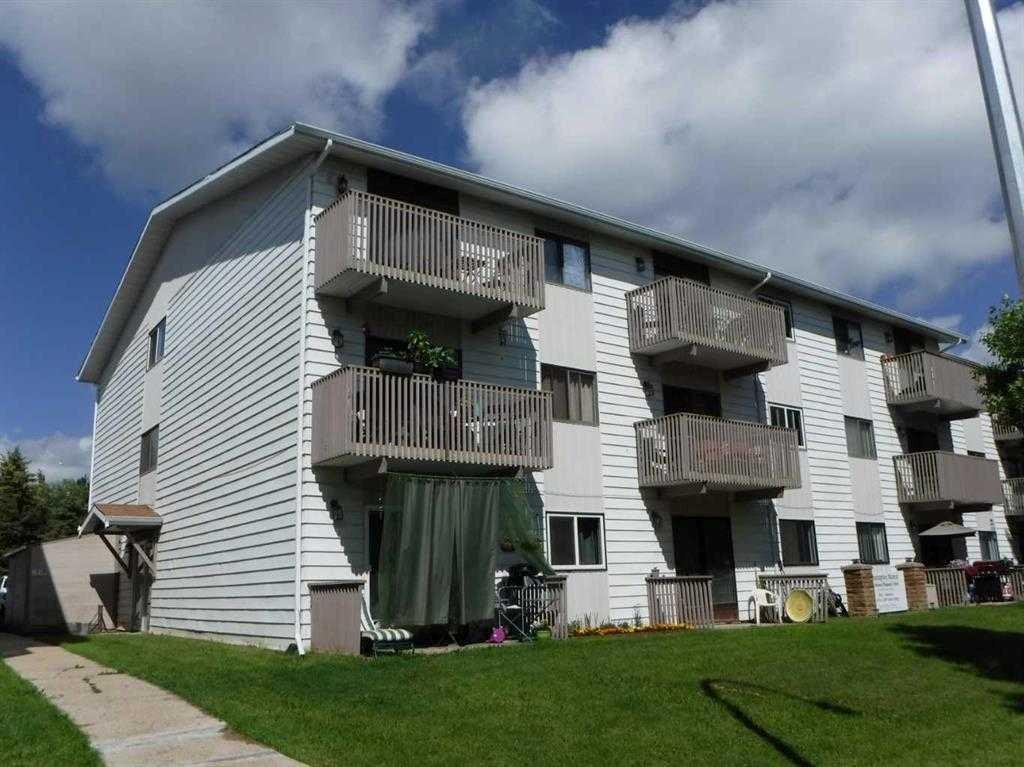 206-114 Mount Pleasant Drive, Camrose, AB - Outdoor