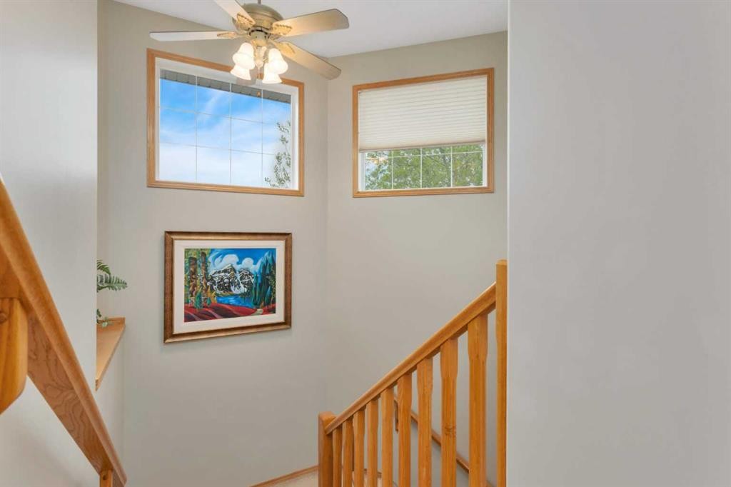 35 Lang Close, Red Deer, AB - Indoor Photo Showing Other Room