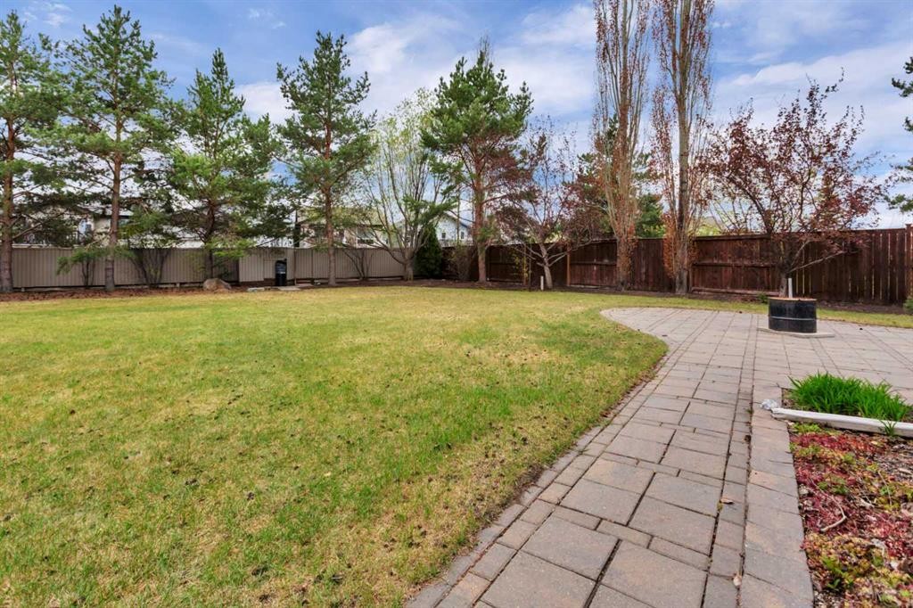 35 Lang Close, Red Deer, AB - Outdoor With Backyard