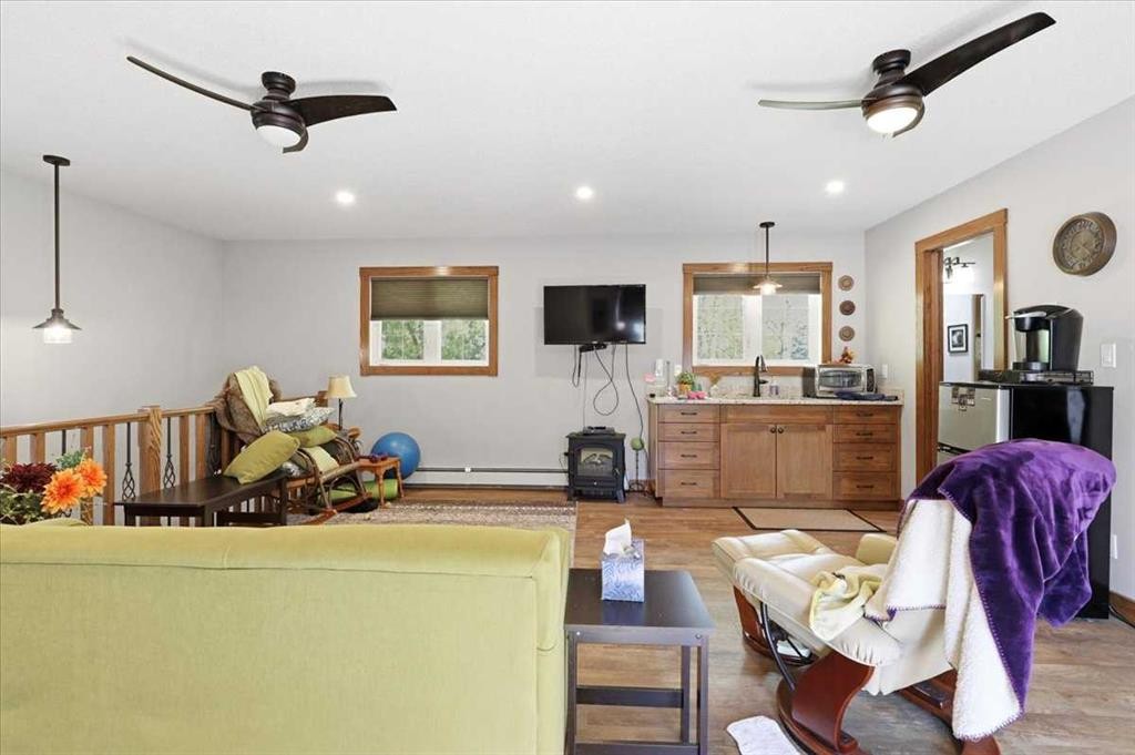 B59 Cottage Crescent, Golden Days, AB - Indoor