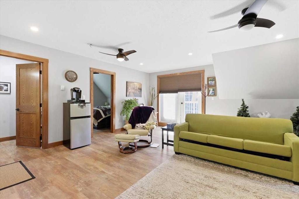 B59 Cottage Crescent, Golden Days, AB - Indoor