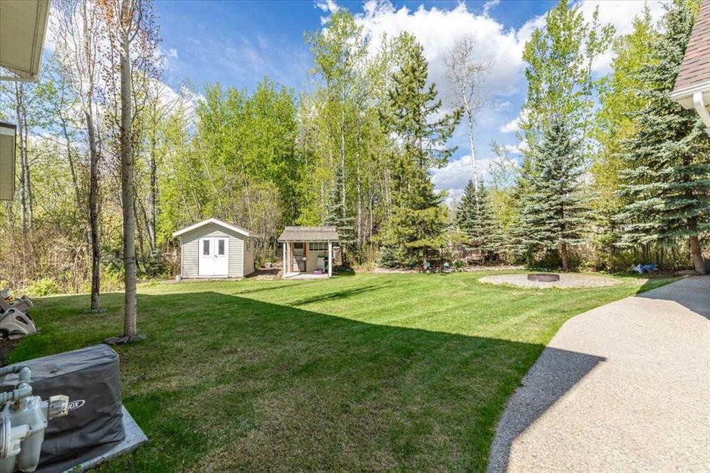 B59 Cottage Crescent, Golden Days, AB - Outdoor