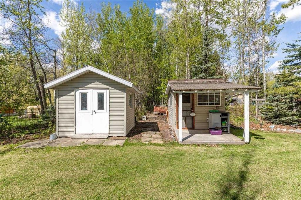 B59 Cottage Crescent, Golden Days, AB - Outdoor