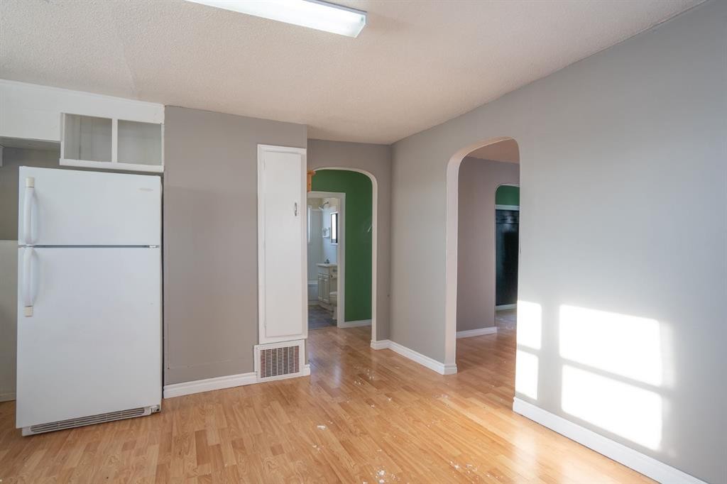 140 1St Street, Edberg, AB - Indoor Photo Showing Other Room