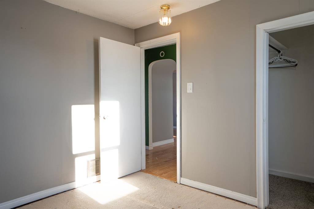 140 1St Street, Edberg, AB - Indoor Photo Showing Other Room