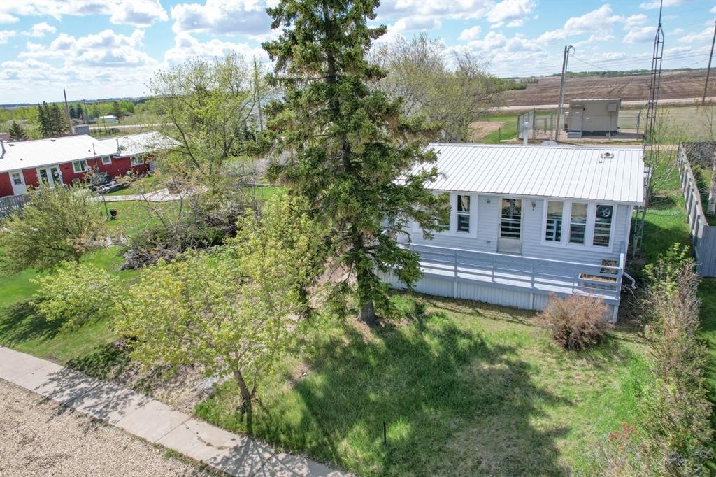 140 1St Street, Edberg, AB - Outdoor