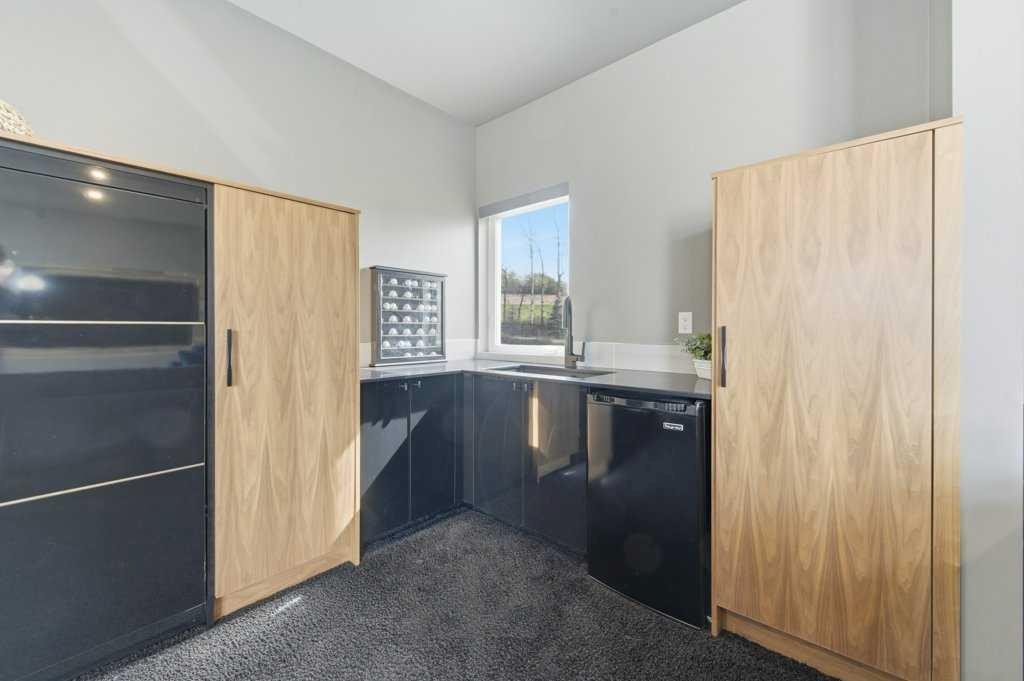 305 Jarvis Glen Court, Jarvis Bay, AB - Indoor