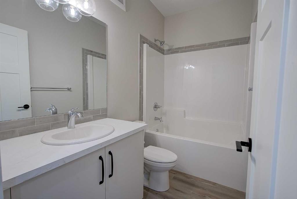 20 Ian Way, Sylvan Lake, AB - Indoor Photo Showing Bathroom