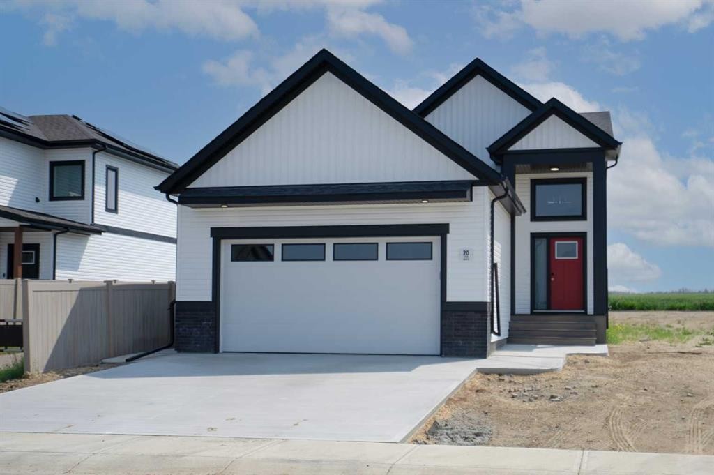 20 Ian Way, Sylvan Lake, AB - Outdoor