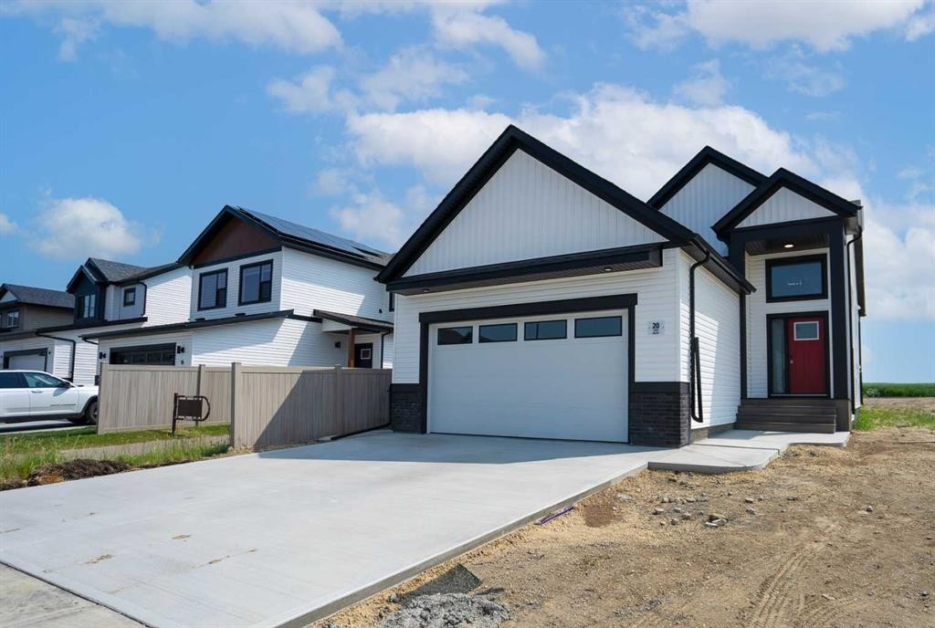 20 Ian Way, Sylvan Lake, AB - Outdoor