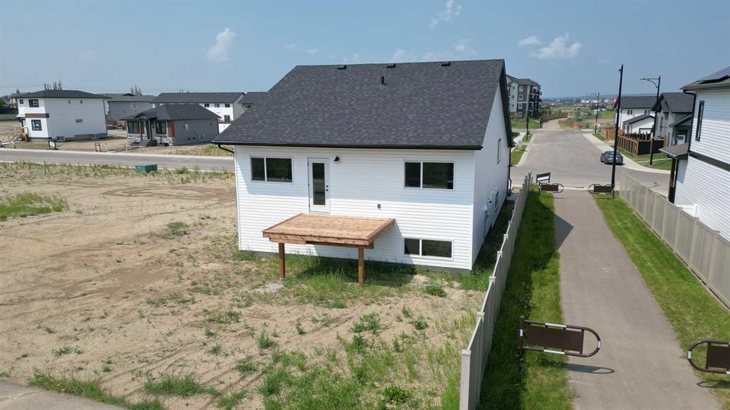 20 Ian Way, Sylvan Lake, AB - Outdoor
