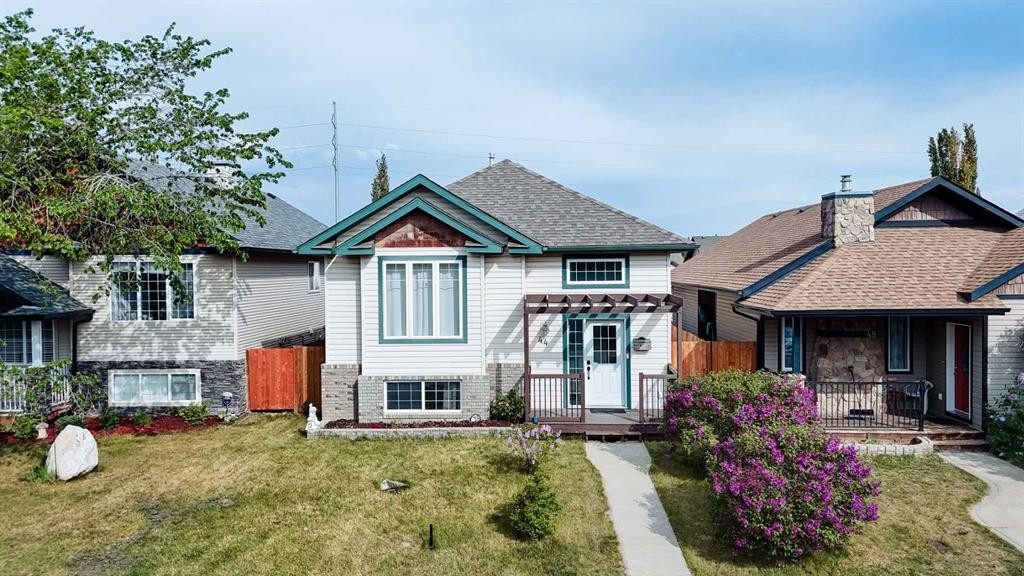 44 White Avenue, Red Deer, AB - Outdoor With Facade