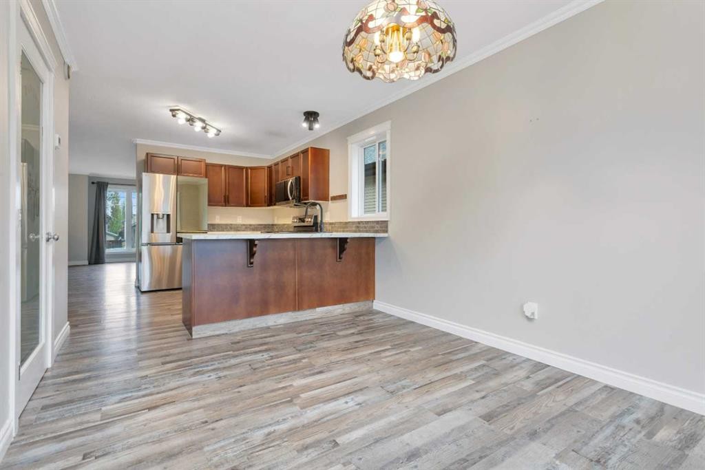 44 White Avenue, Red Deer, AB - Indoor Photo Showing Kitchen