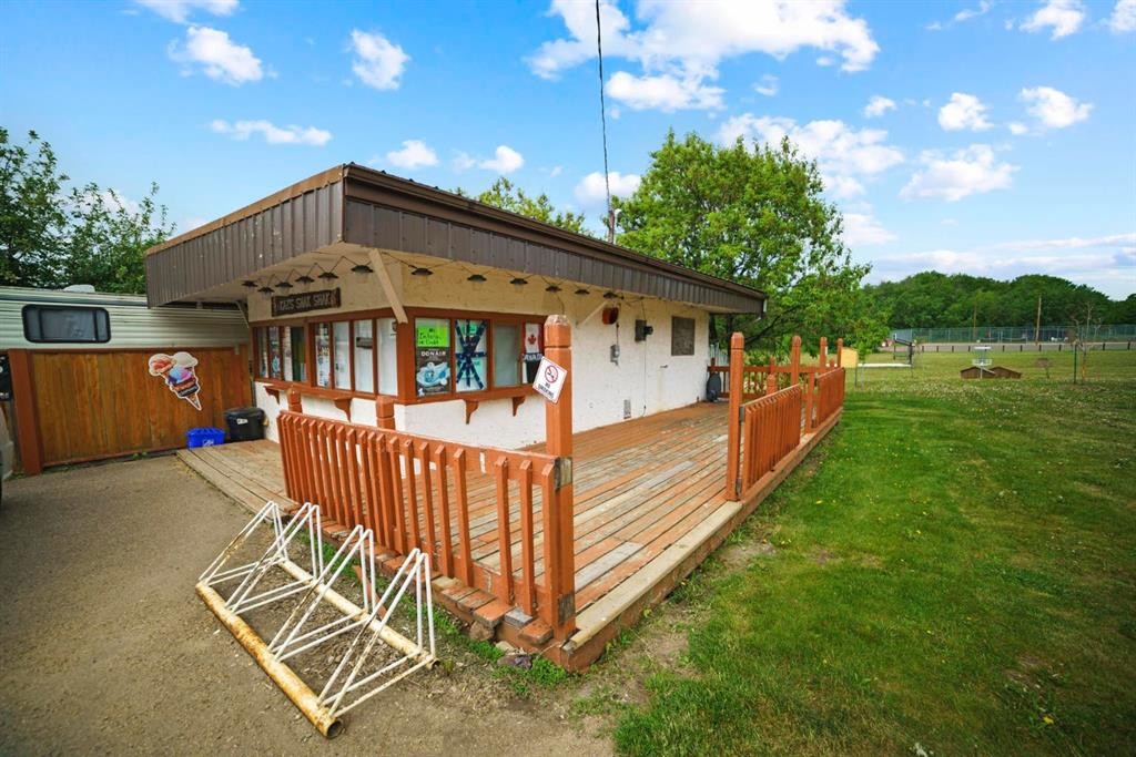 5 Shady Drive, Rochon Sands, AB - Outdoor