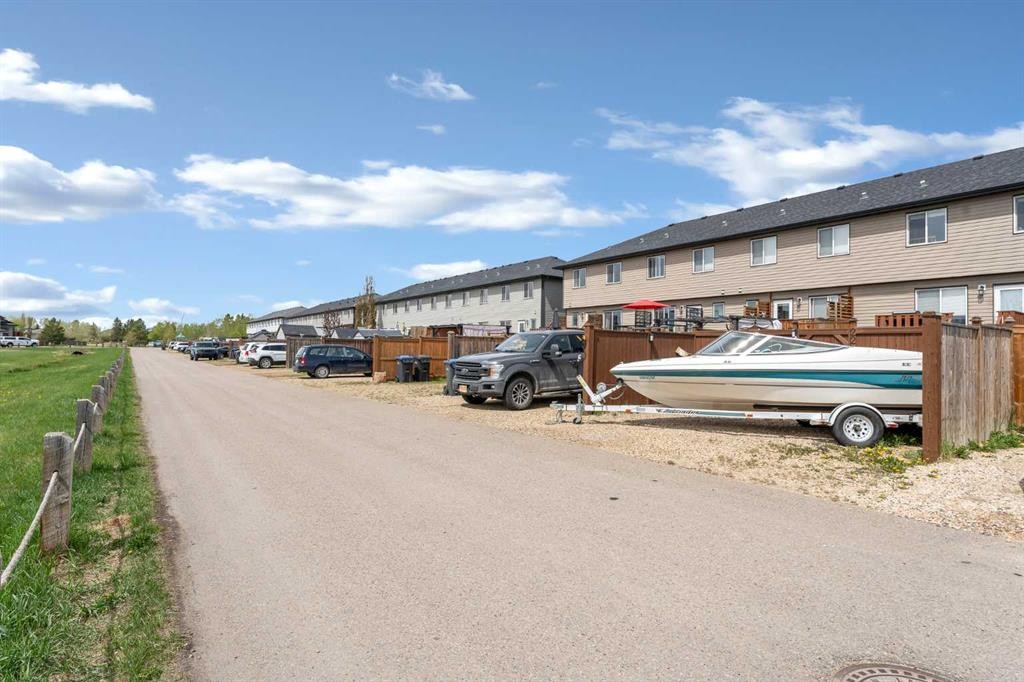 22 Hawthorn Place, Sylvan Lake, AB - Outdoor