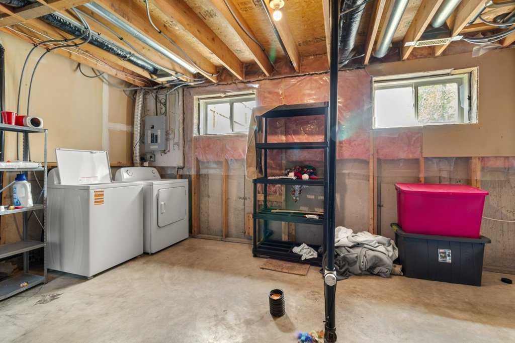 1816 26 Avenue, Delburne, AB - Indoor Photo Showing Laundry Room