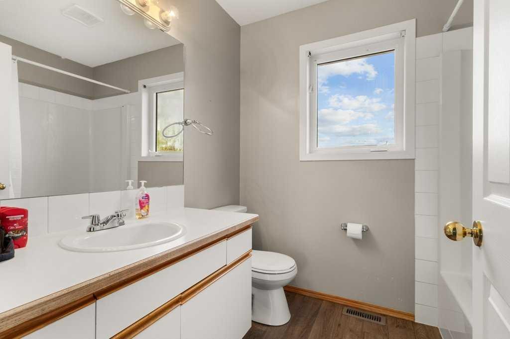 1816 26 Avenue, Delburne, AB - Indoor Photo Showing Bathroom