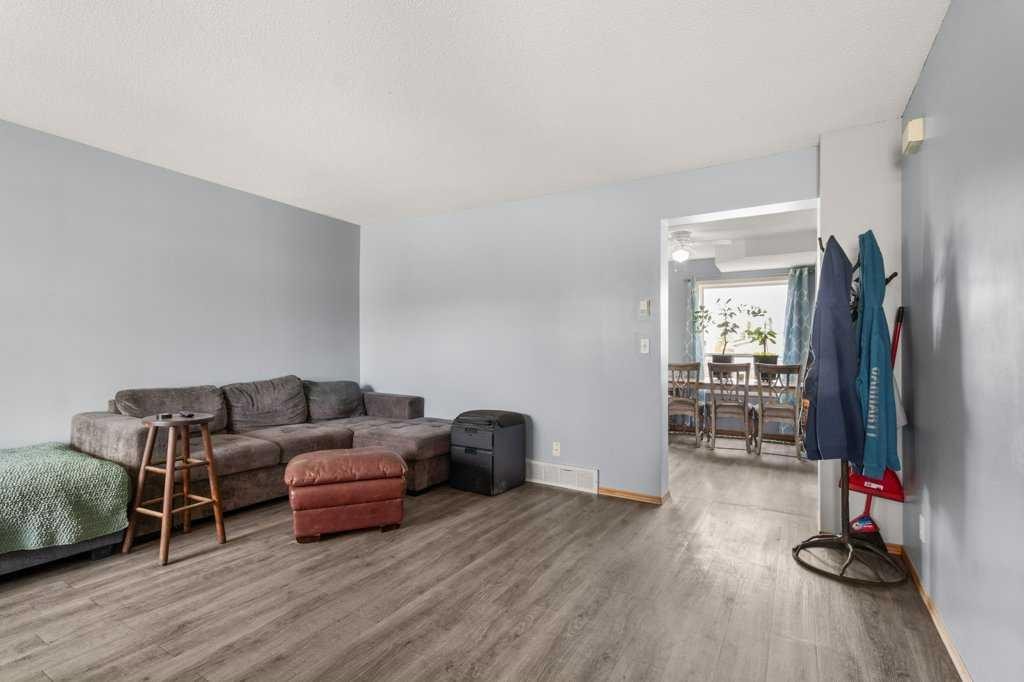 1816 26 Avenue, Delburne, AB - Indoor