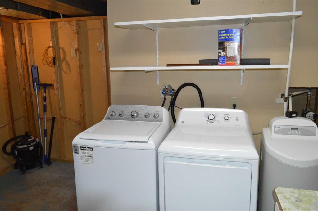 4826 58 Street, Killam, AB - Indoor Photo Showing Laundry Room