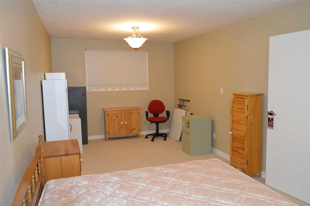 4826 58 Street, Killam, AB - Indoor Photo Showing Bedroom