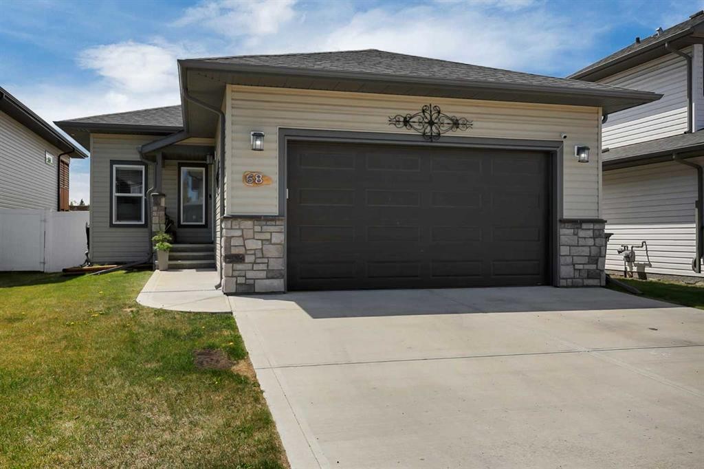 68 Windermere Close, Red Deer, AB - Outdoor