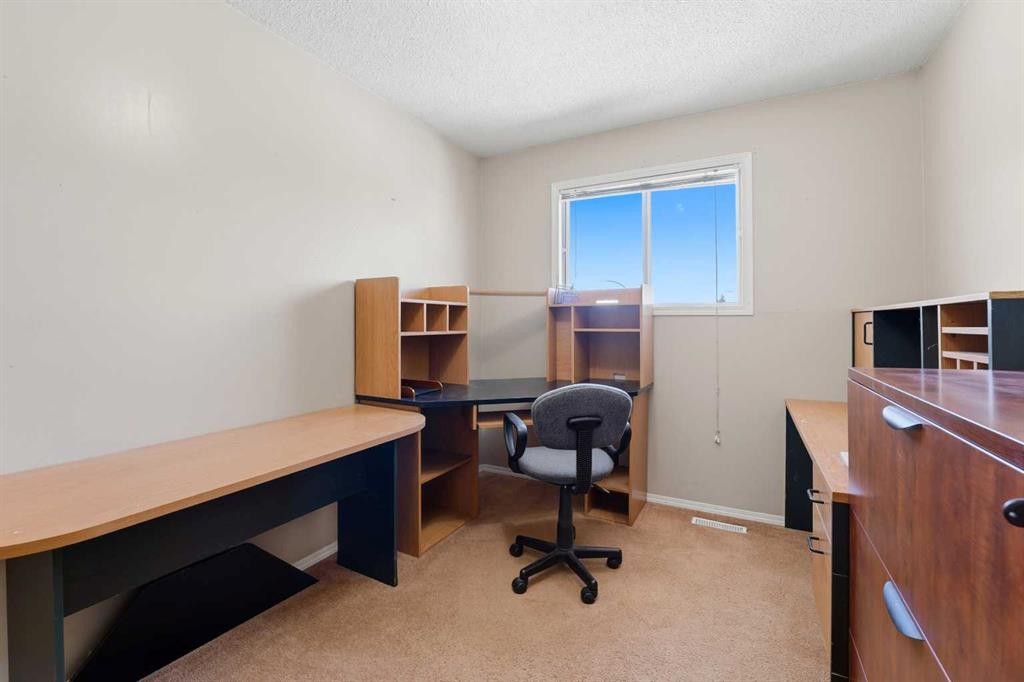 1 Greig Close, Red Deer, AB - Indoor Photo Showing Office