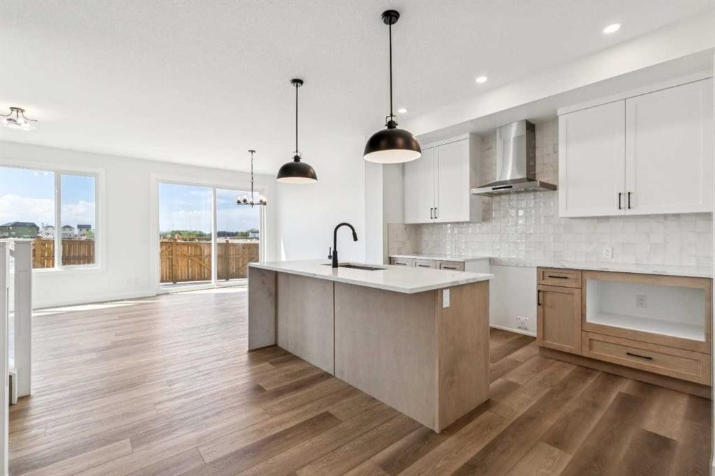 43 Verdure Gate Sw, Calgary, AB - Indoor Photo Showing Bedroom
