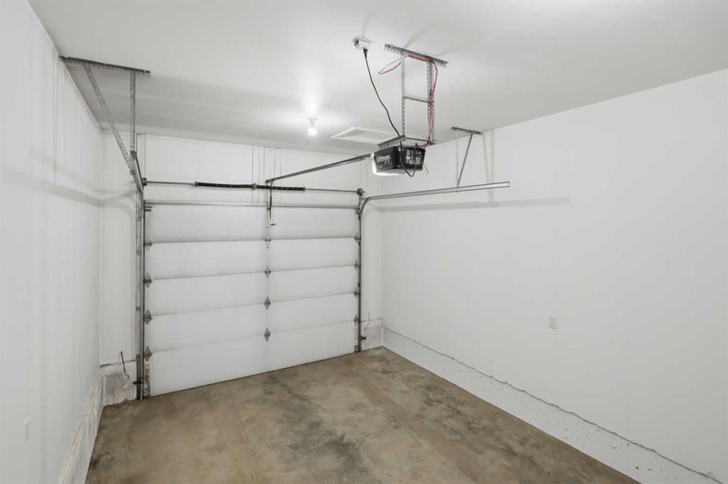 27 Windermere Close, Red Deer, AB