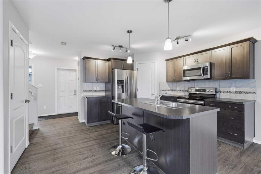 27 Windermere Close, Red Deer, AB