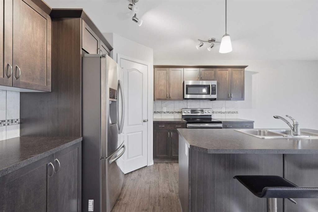 27 Windermere Close, Red Deer, AB
