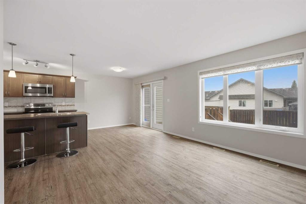 27 Windermere Close, Red Deer, AB