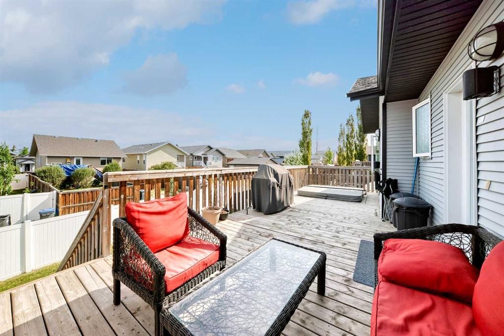 28 Bowman Circle, Sylvan Lake, AB - Outdoor With Deck Patio Veranda With Exterior