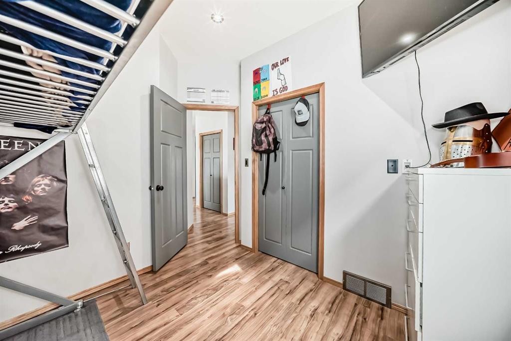 28 Bowman Circle, Sylvan Lake, AB - Indoor Photo Showing Other Room
