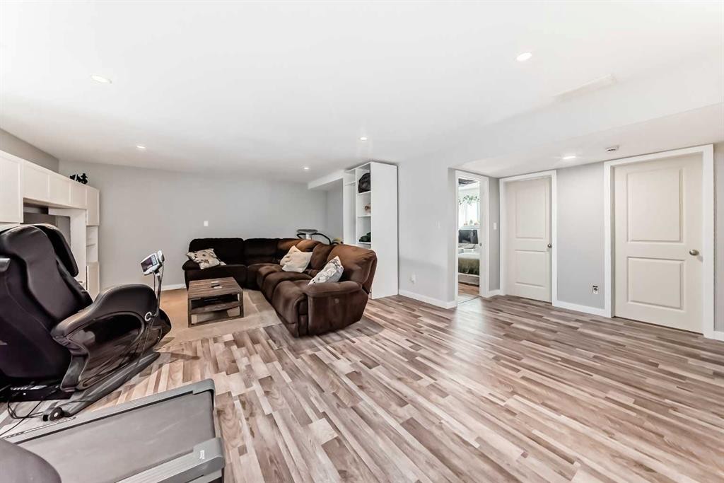 28 Bowman Circle, Sylvan Lake, AB - Indoor