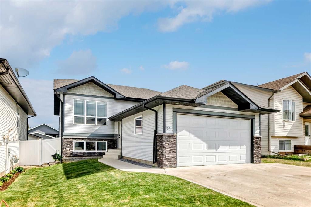 28 Bowman Circle, Sylvan Lake, AB - Outdoor With Facade