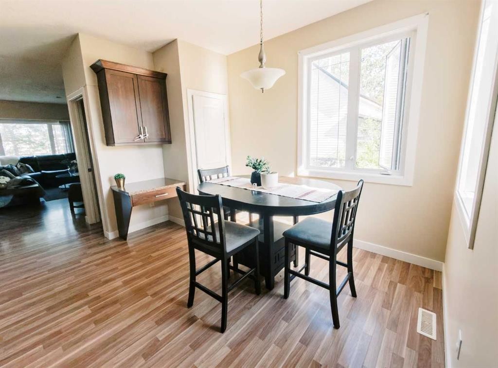 5007B 46 Street, Stettler, AB - Indoor Photo Showing Dining Room