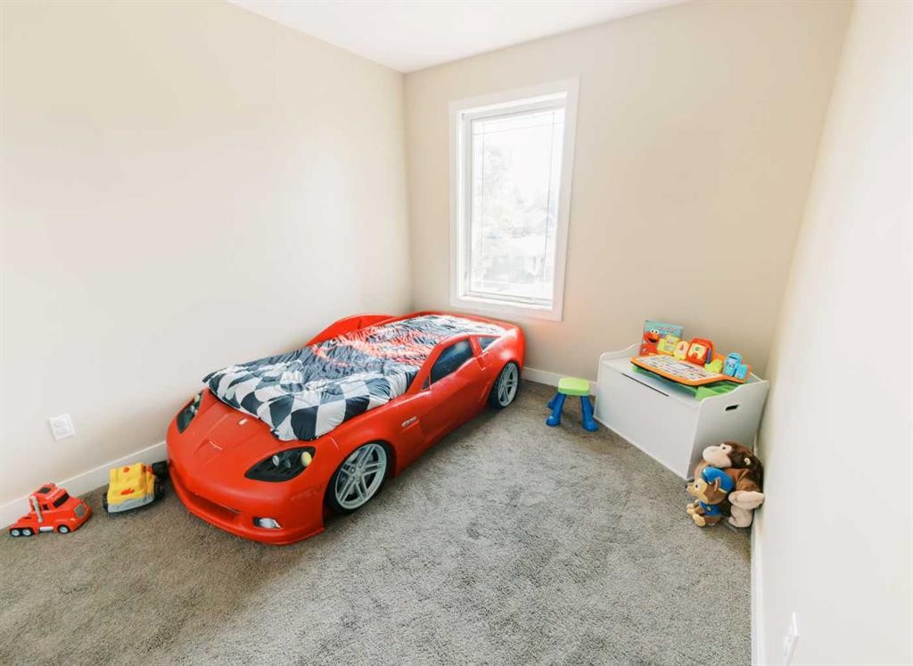 5007B 46 Street, Stettler, AB - Indoor Photo Showing Bedroom