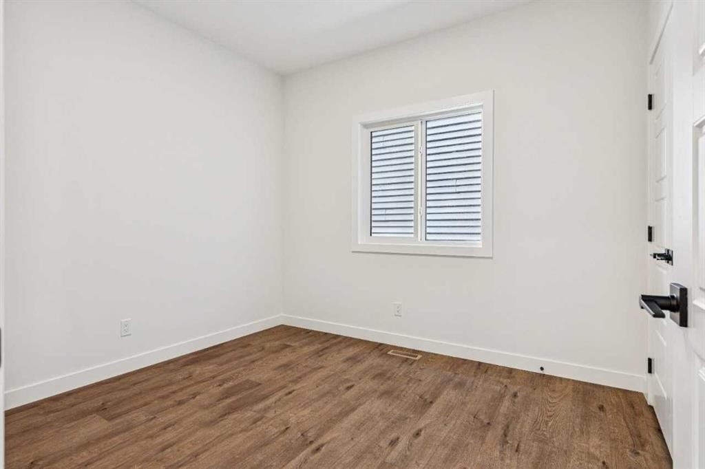 206 Sora Way Se, Calgary, AB - Indoor Photo Showing Other Room