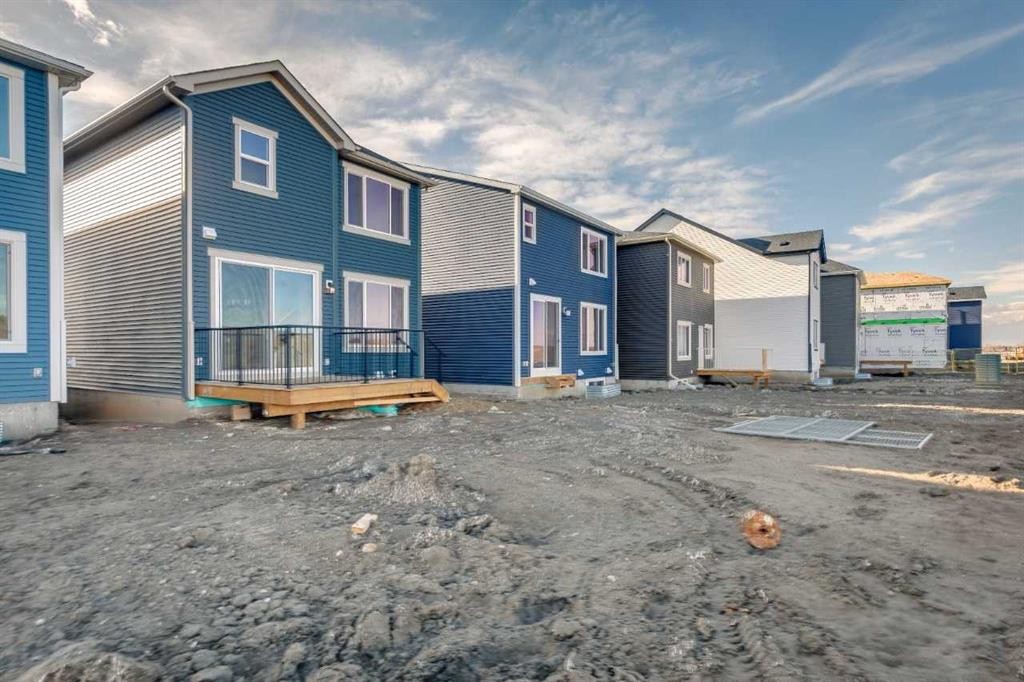 206 Sora Way Se, Calgary, AB - Outdoor