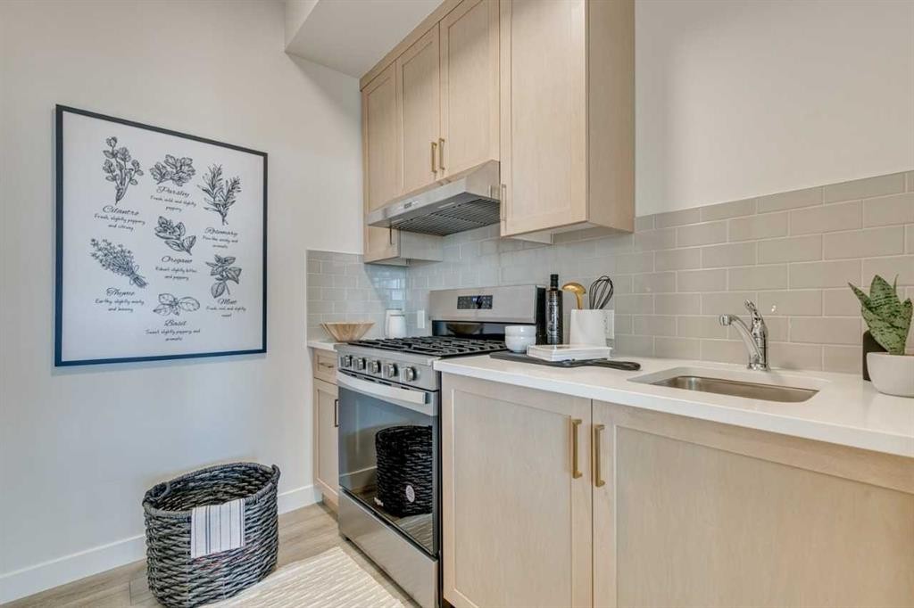 65 Sora Gardens Se, Calgary, AB - Indoor Photo Showing Kitchen