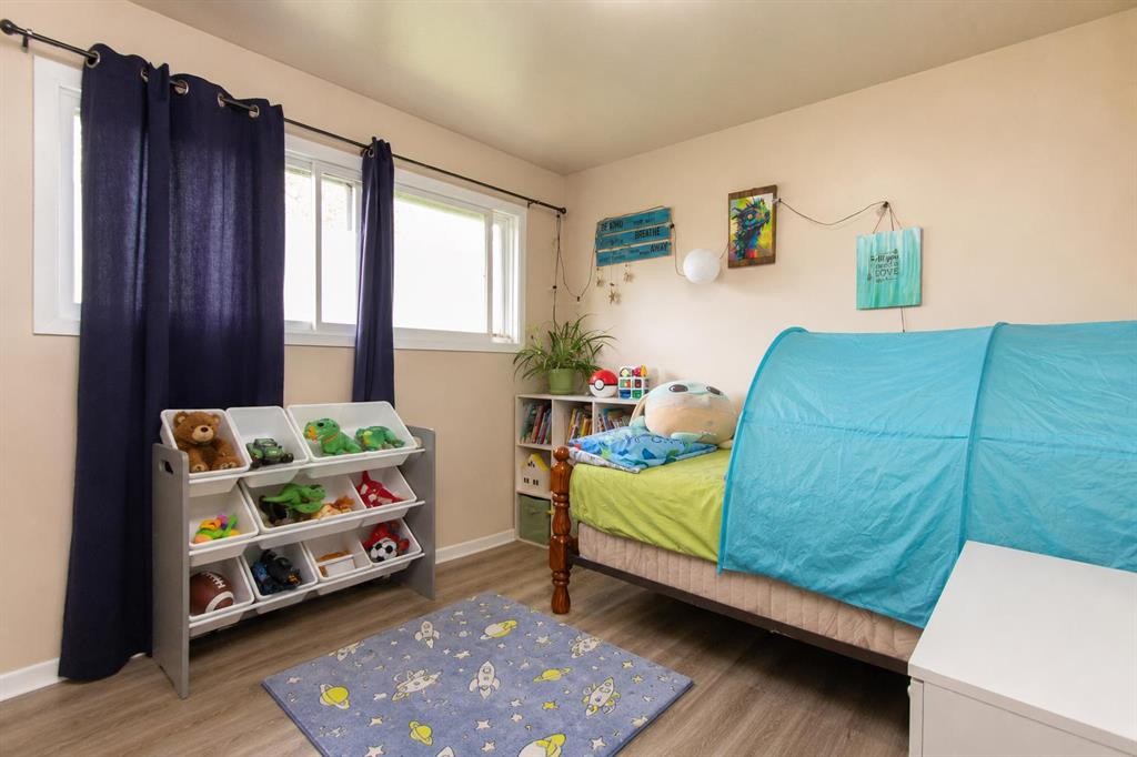 3502 51 Avenue, Red Deer, AB