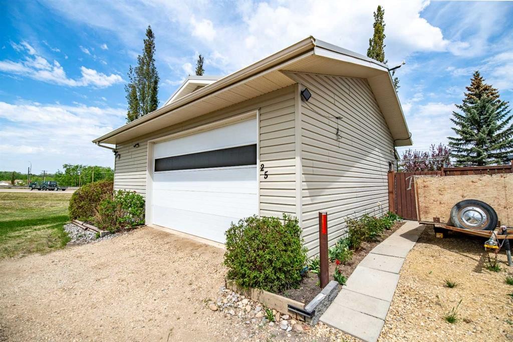 25 Fern Glade Crescent, Sylvan Lake, AB - Outdoor