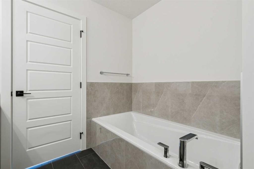 73 Sora Gate Se, Calgary, AB - Indoor