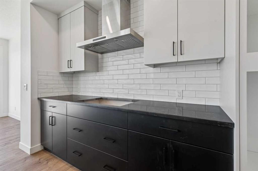 73 Sora Gate Se, Calgary, AB - Indoor Photo Showing Kitchen