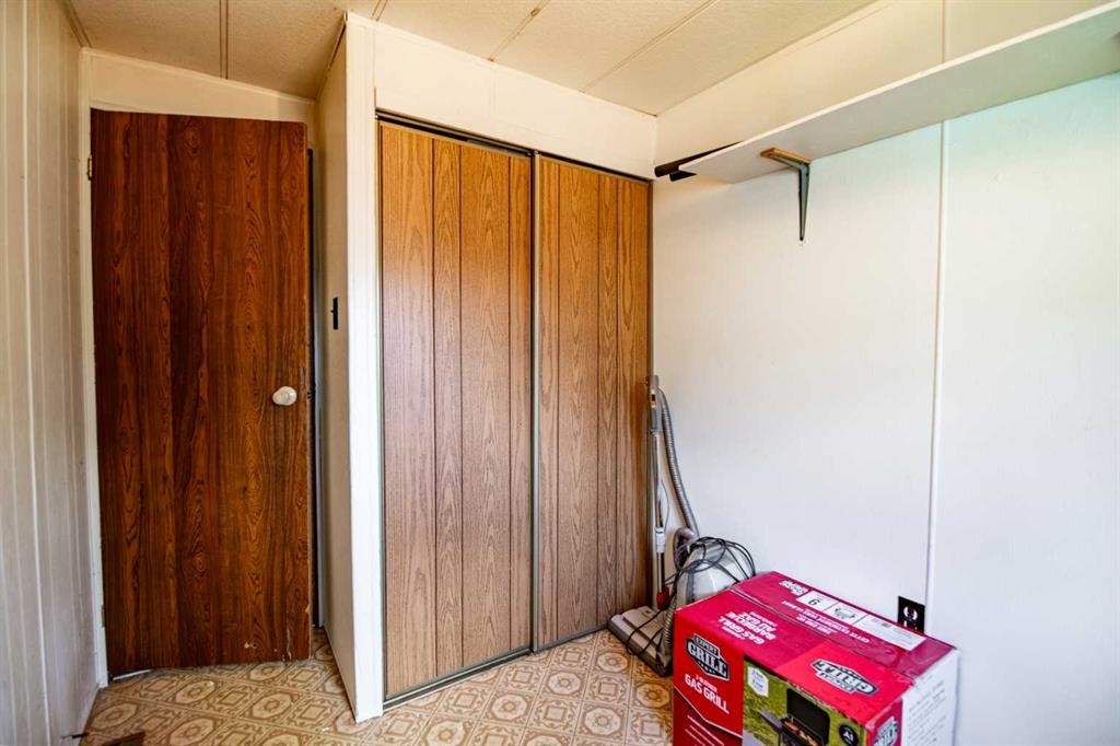 8 52 Street, Bluffton, AB - Indoor Photo Showing Other Room