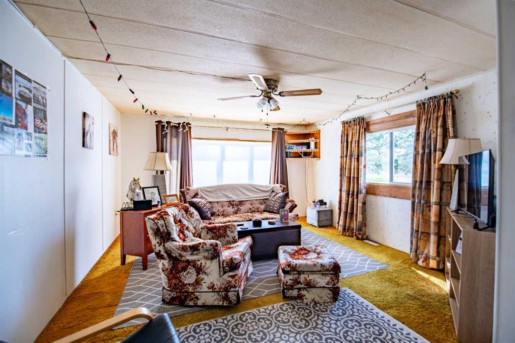 8 52 Street, Bluffton, AB - Indoor