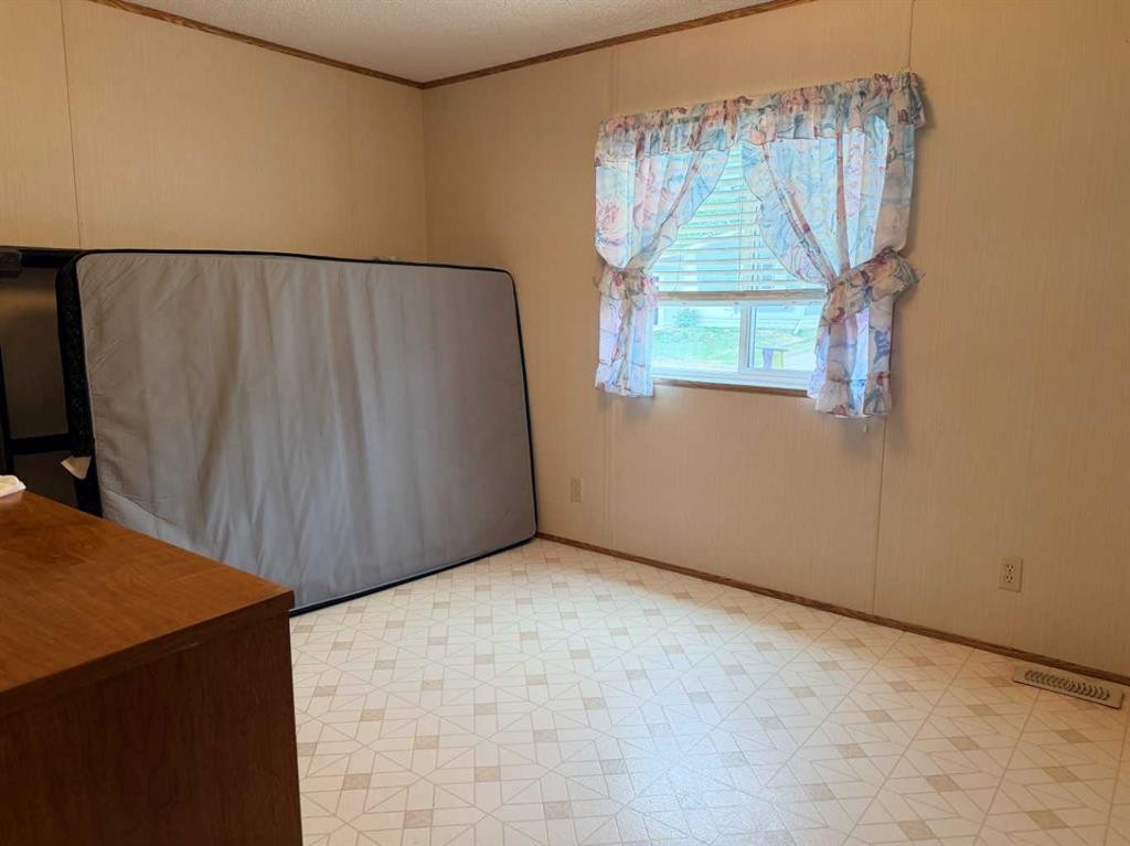 443-37543 England Way, Rural Red Deer County, AB