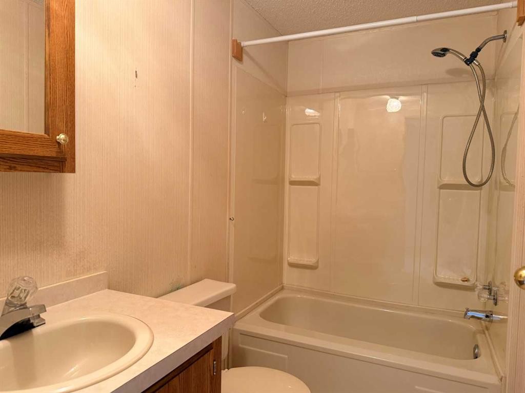 443-37543 England Way, Rural Red Deer County, AB