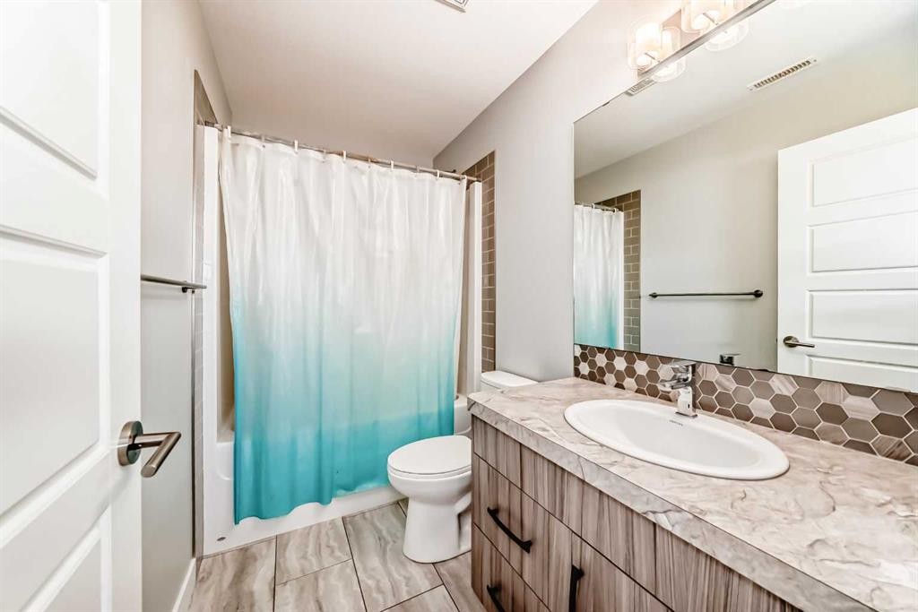 739 Cypress Lane, Springbrook, AB